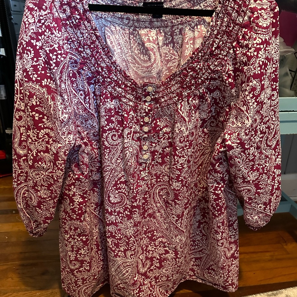 Beautiful dark red or maroon and white blouse.  Tommy Hilfiger 3x